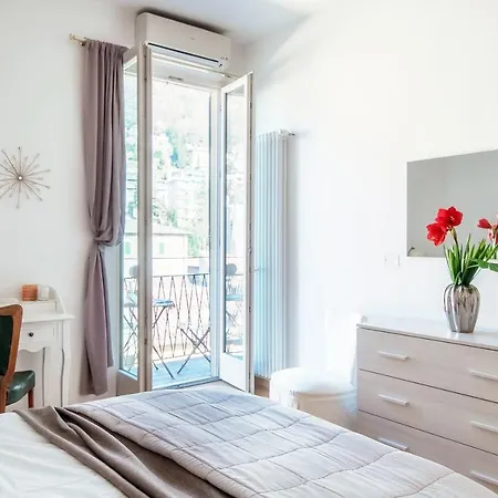 Anna's Super Cozy Flat, With A/c, High Speed Wifi, Near The And Public Transport Daire Como