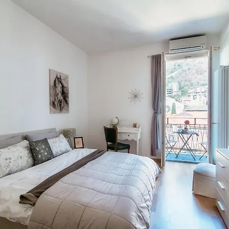 Anna's Super Cozy Flat, With A/c, High Speed Wifi, Near The And Public Transport Appartement