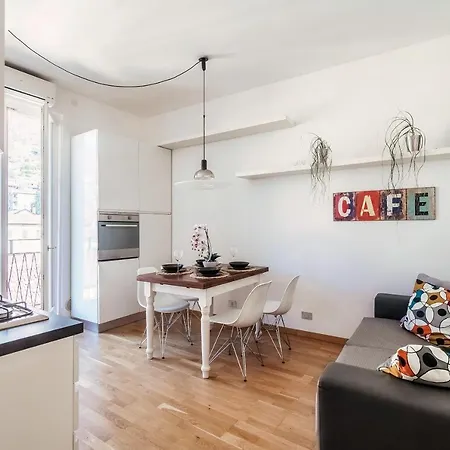 Anna's Super Cozy Flat, With A/c, High Speed Wifi, Near The And Public Transport Appartement *