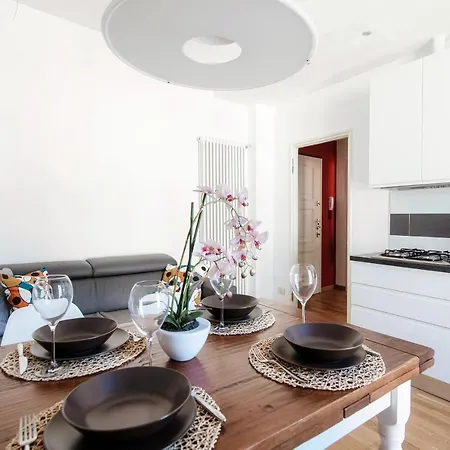Appartement Anna's Super Cozy Flat, With A/c, High Speed Wifi, Near The And Public Transport