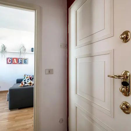 Anna's Super Cozy Flat, With A/c, High Speed Wifi, Near The And Public Transport Appartement Côme