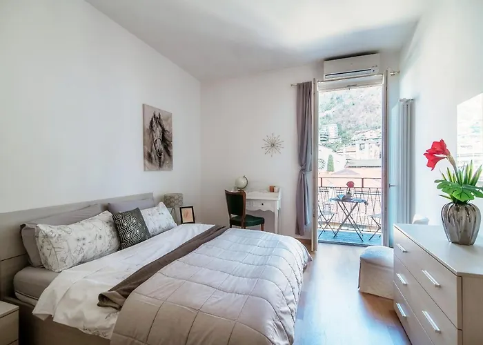 Anna's Super Cozy Flat, With A/c, High Speed Wifi, Near The And Public Transport Apartamento