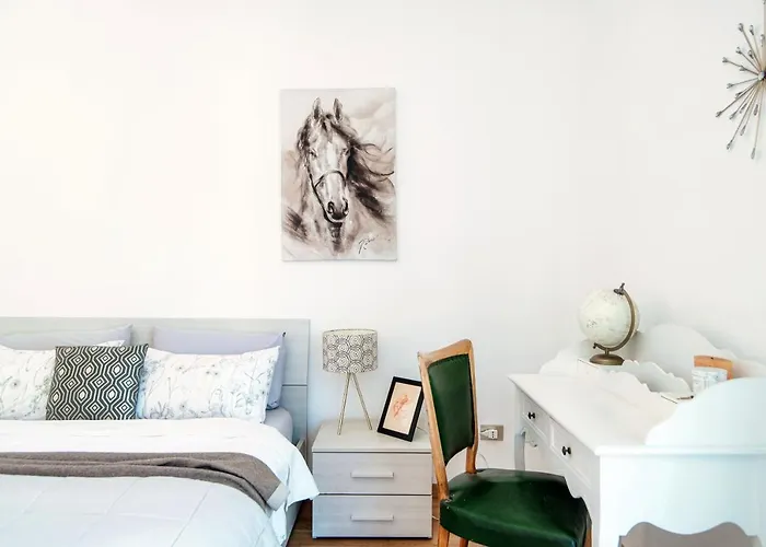 Anna's Super Cozy Flat, With A/c, High Speed Wifi, Near The And Public Transport Como