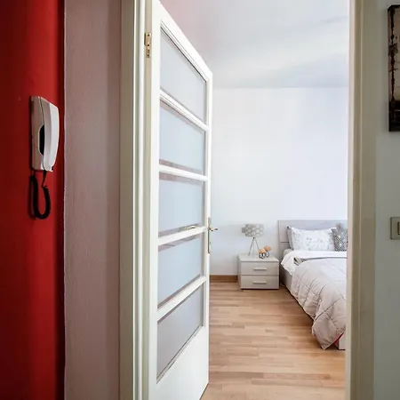 Anna's Super Cozy Flat, With A/c, High Speed Wifi, Near The And Public Transport Комо