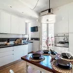 Anna's Super Cozy Flat, With A/c, High Speed Wifi, Near The And Public Transport *